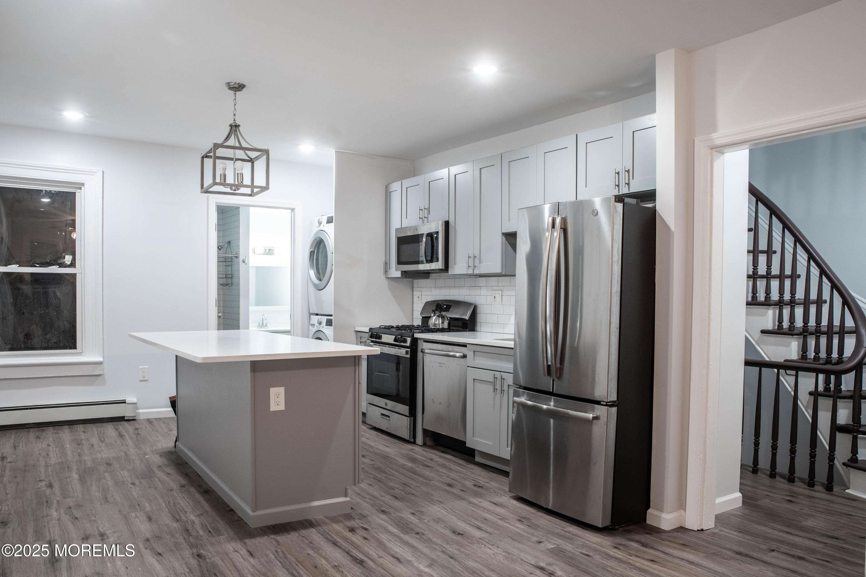 Currently Displayed Property Photo