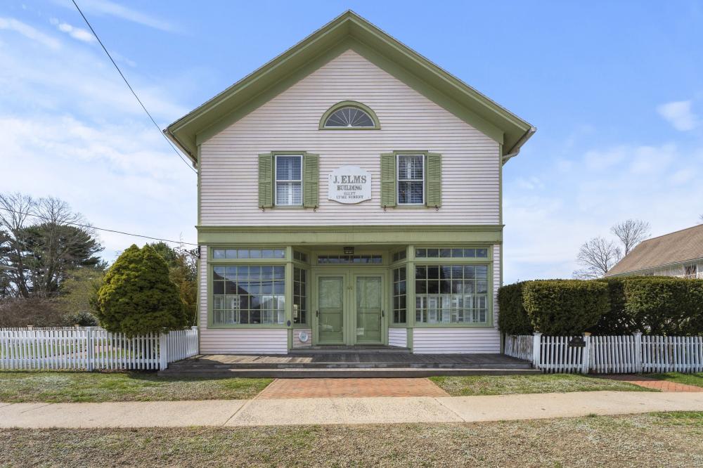 Currently Displayed Property Photo