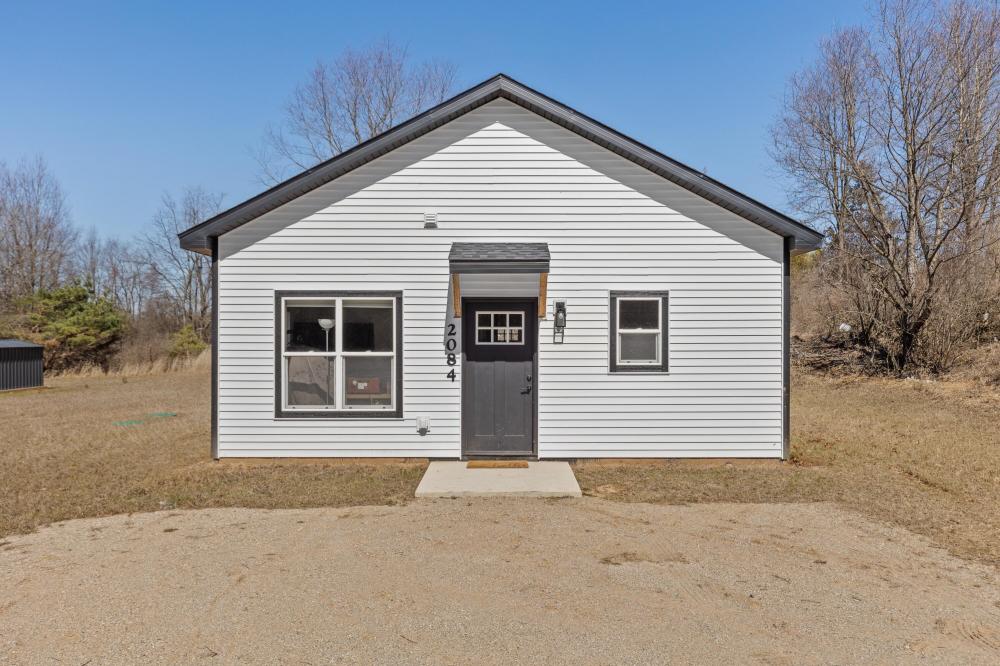 Currently Displayed Property Photo