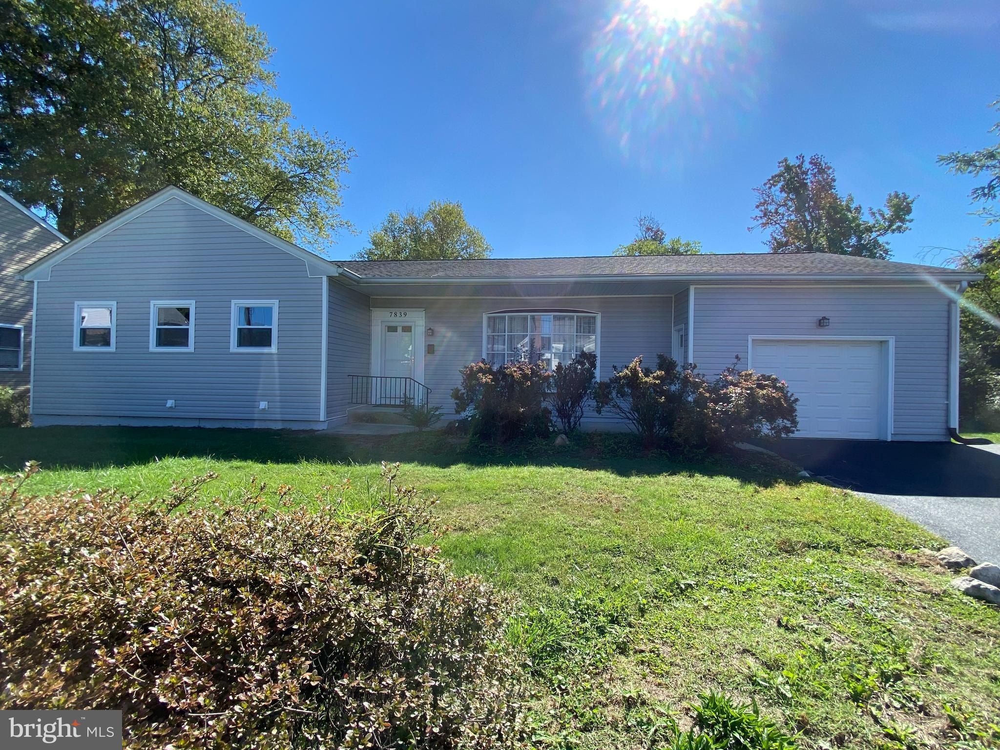 Currently Displayed Property Photo