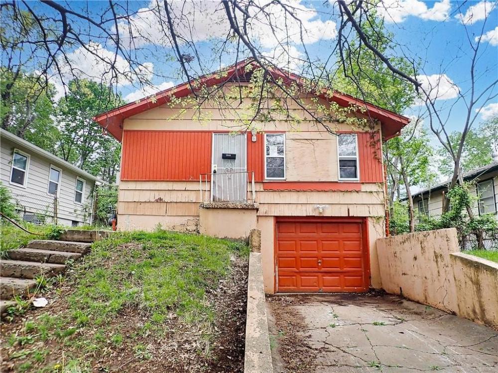 Currently Displayed Property Photo