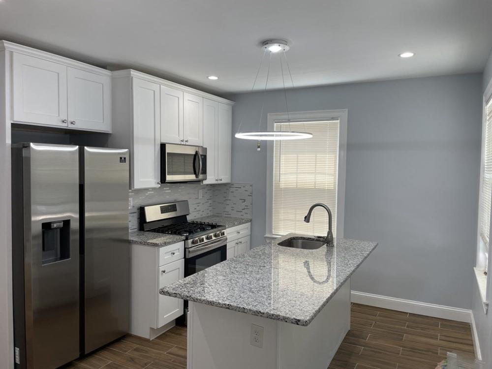 Currently Displayed Property Photo