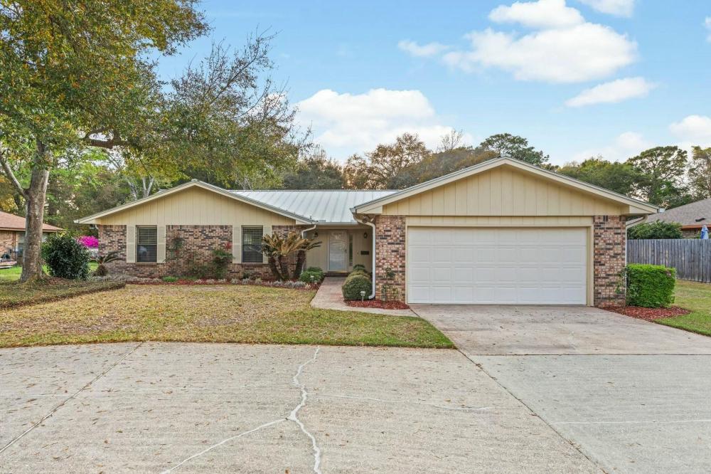 Currently Displayed Property Photo